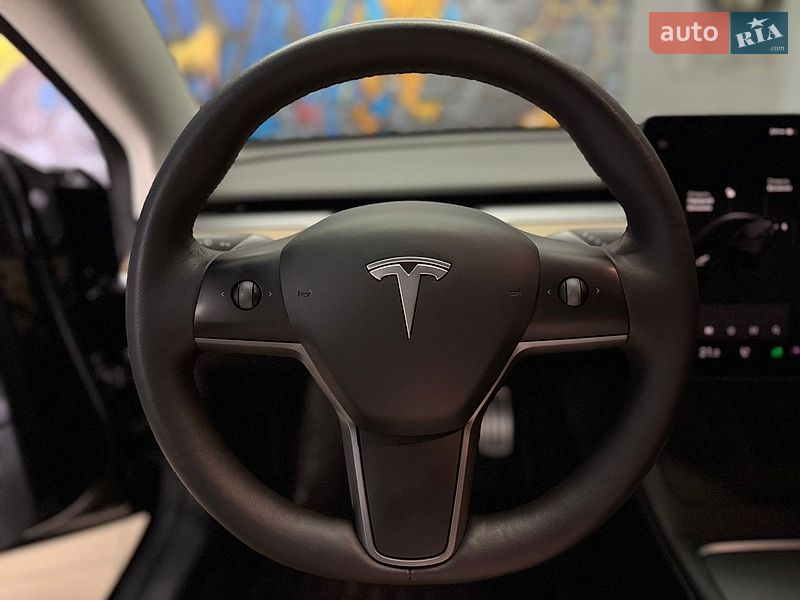 Седан Tesla Model 3 2022 в Львове