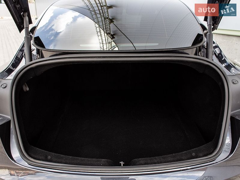 Седан Tesla Model 3 2024 в Львове фото 43 Седан Tesla Model 3 2024 в Львове