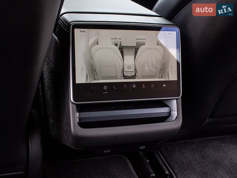Седан Tesla Model 3 2024 в Львове фото 47 Седан Tesla Model 3 2024 в Львове