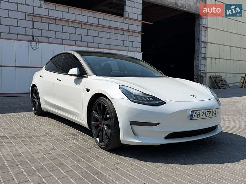 Седан Tesla Model 3 2020 в Вінниці