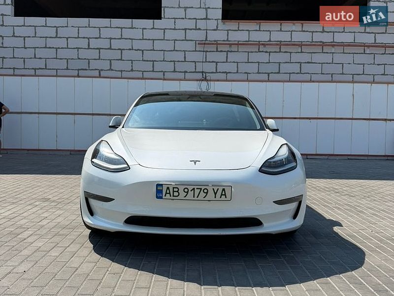 Седан Tesla Model 3 2020 в Вінниці