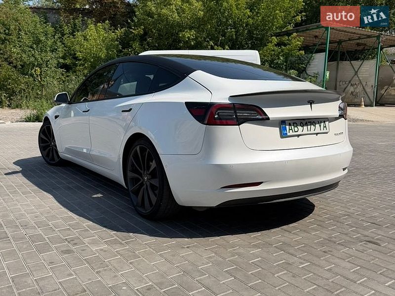 Седан Tesla Model 3 2020 в Вінниці