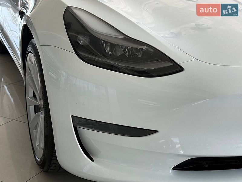 Седан Tesla Model 3 2023 в Одесі