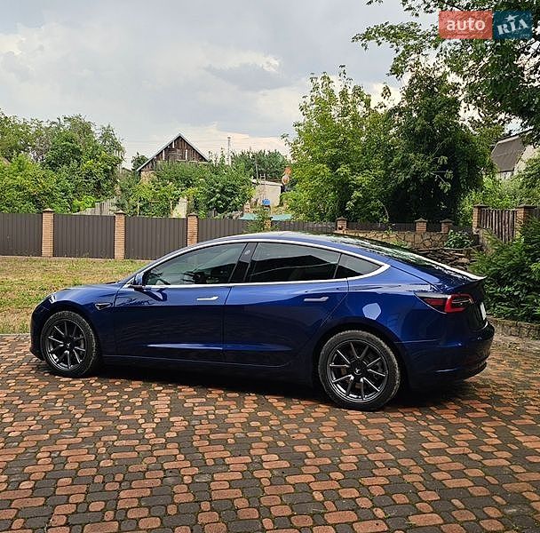 Седан Tesla Model 3 2020 в Запоріжжі