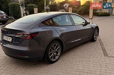 Седан Tesla Model 3 2022 в Шептицькому