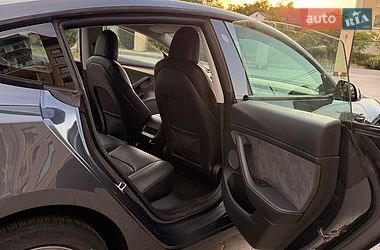 Седан Tesla Model 3 2022 в Шептицькому