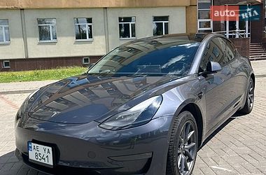 Седан Tesla Model 3 2022 в Черкасах