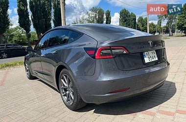 Седан Tesla Model 3 2022 в Черкасах