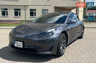 Седан Tesla Model 3 2022 в Черкасах