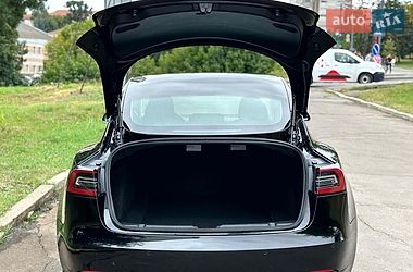 Седан Tesla Model 3 2018 в Вінниці