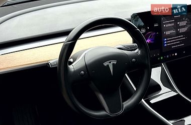 Седан Tesla Model 3 2018 в Вінниці