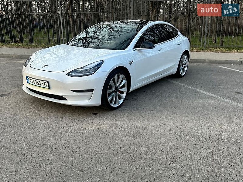 Седан Tesla Model 3 2019 в Одесі