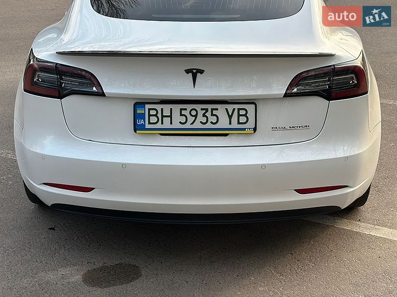 Седан Tesla Model 3 2019 в Одесі