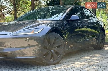 Седан Tesla Model 3 2024 в Дрогобичі