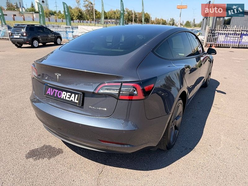 Седан Tesla Model 3 2021 в Кривом Роге