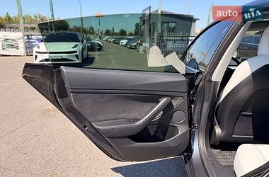 Седан Tesla Model 3 2021 в Кривом Роге