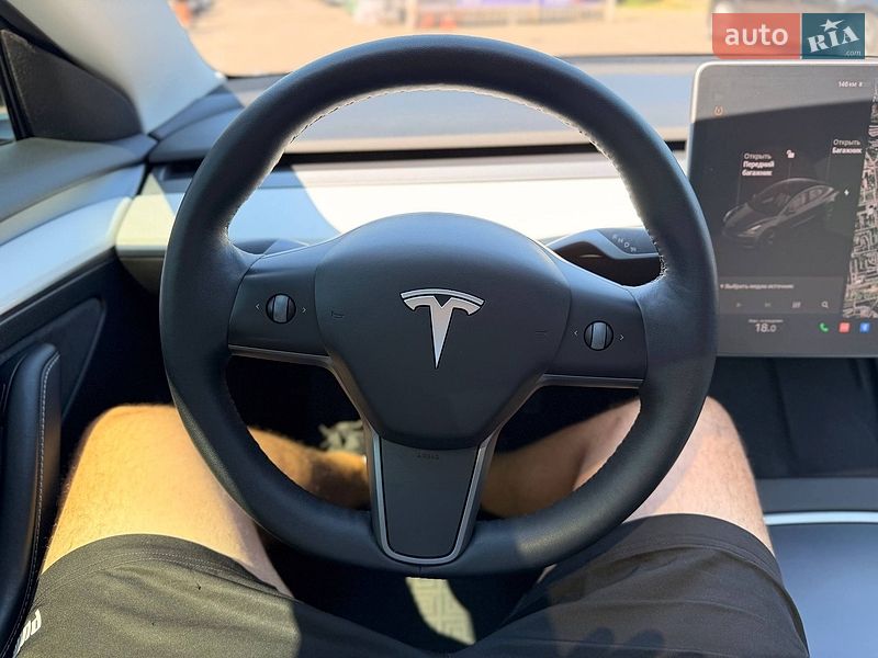 Седан Tesla Model 3 2021 в Кривом Роге