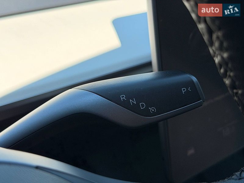 Седан Tesla Model 3 2021 в Кривом Роге