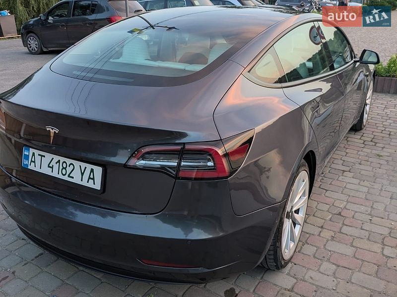 Седан Tesla Model 3 2020 в Ивано-Франковске