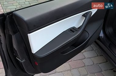 Седан Tesla Model 3 2020 в Ивано-Франковске