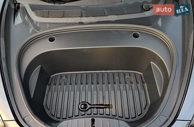 Седан Tesla Model 3 2020 в Ивано-Франковске