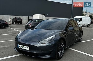 Седан Tesla Model 3 2020 в Киеве