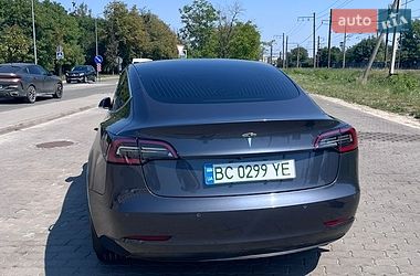 Седан Tesla Model 3 2019 в Львові