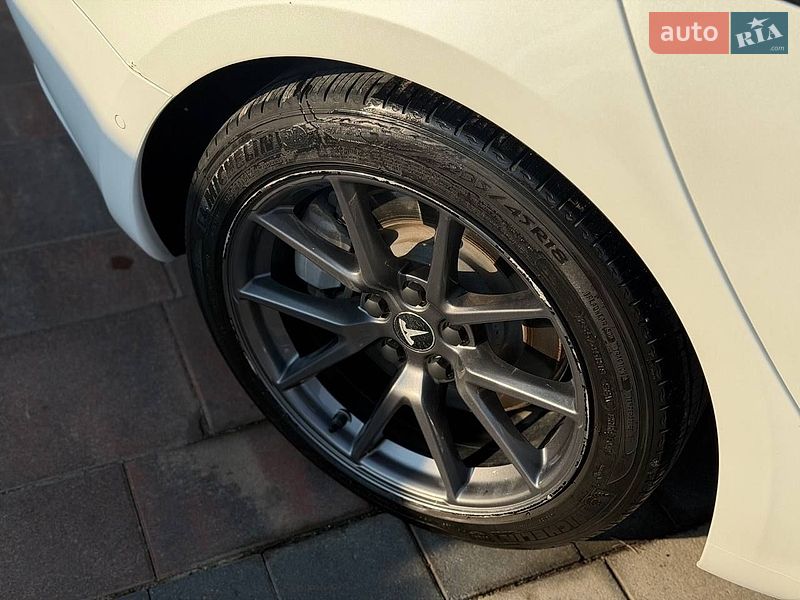 Седан Tesla Model 3 2021 в Ивано-Франковске