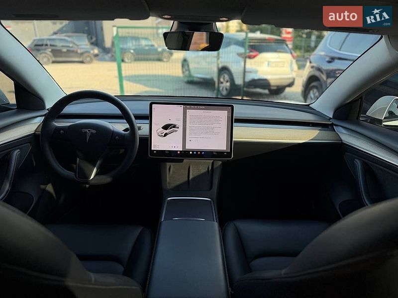 Седан Tesla Model 3 2021 в Ивано-Франковске