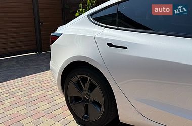Седан Tesla Model 3 2023 в Києві