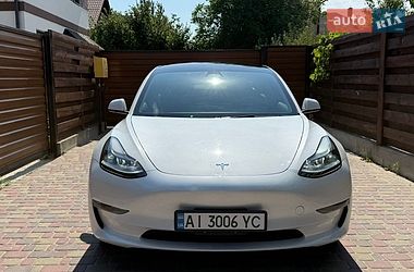 Седан Tesla Model 3 2023 в Києві