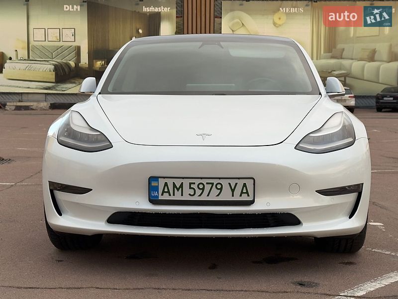 Седан Tesla Model 3 2020 в Житомире