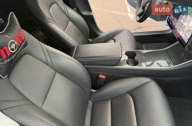 Седан Tesla Model 3 2020 в Житомире