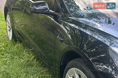 Седан Tesla Model 3 2021 в Львові