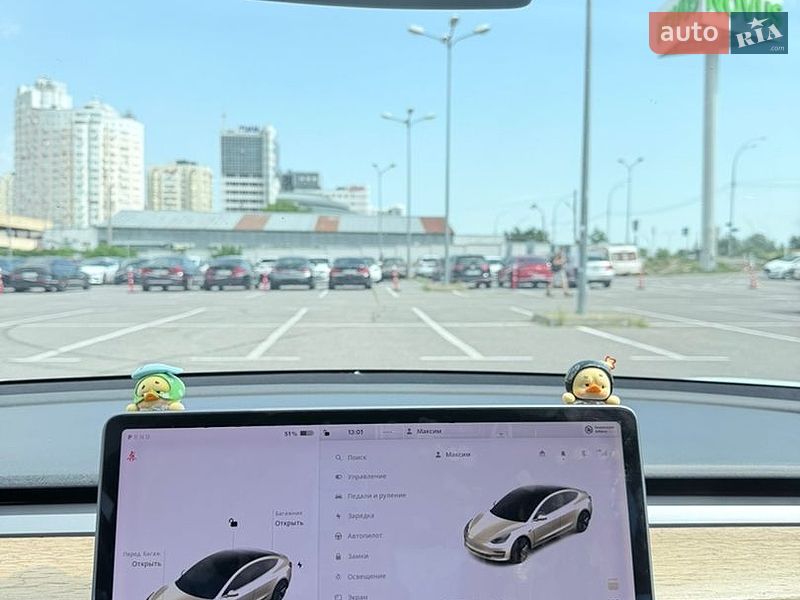 Седан Tesla Model 3 2019 в Києві