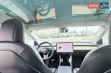 Седан Tesla Model 3 2019 в Киеве