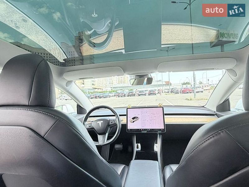 Седан Tesla Model 3 2019 в Киеве