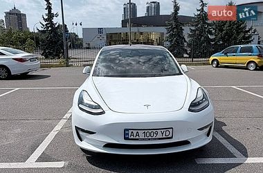 Седан Tesla Model 3 2019 в Києві