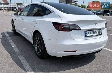 Седан Tesla Model 3 2019 в Києві