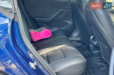 Седан Tesla Model 3 2023 в Нетешине