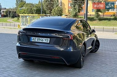 Седан Tesla Model 3 2024 в Дніпрі