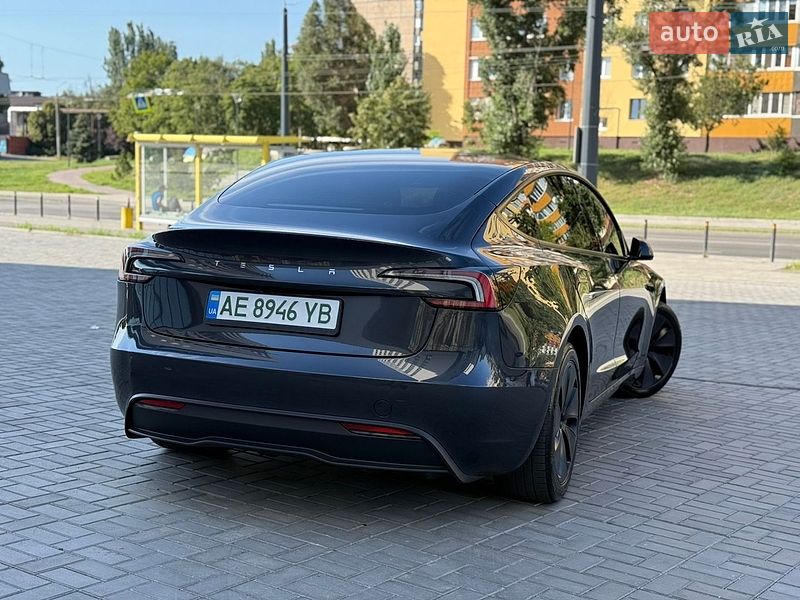 Седан Tesla Model 3 2024 в Дніпрі