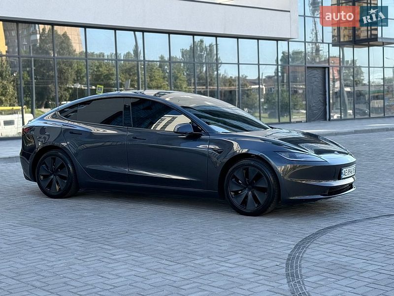 Седан Tesla Model 3 2024 в Дніпрі