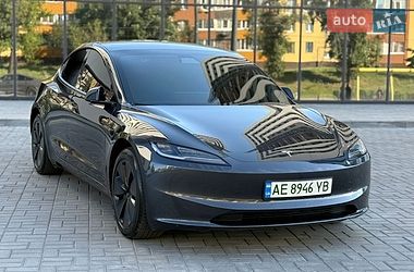 Седан Tesla Model 3 2024 в Дніпрі
