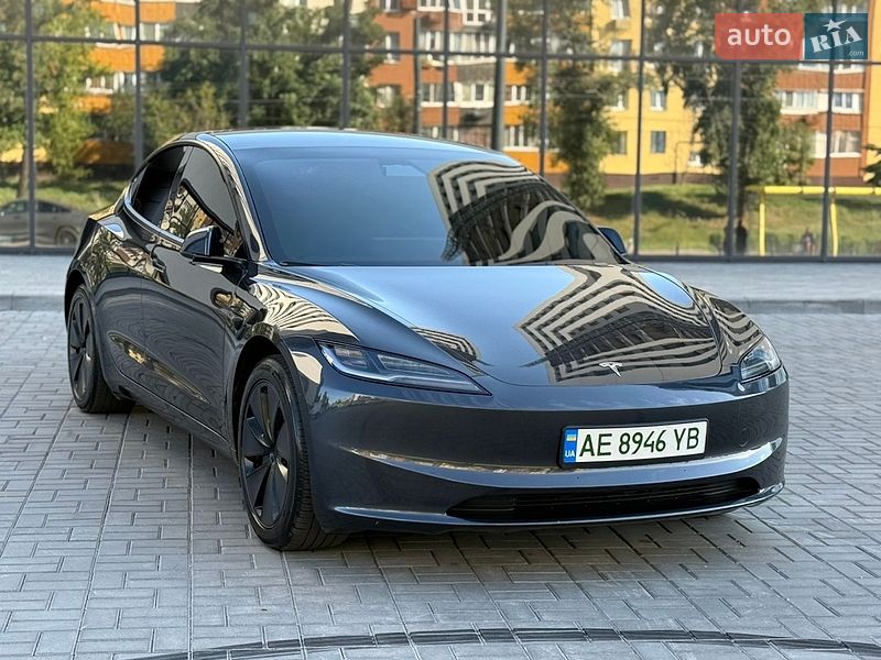 Седан Tesla Model 3 2024 в Дніпрі