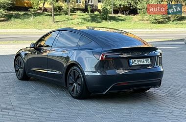 Седан Tesla Model 3 2024 в Дніпрі