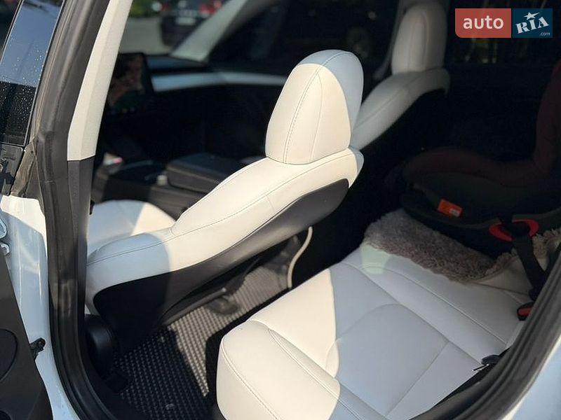 Седан Tesla Model 3 2021 в Одессе