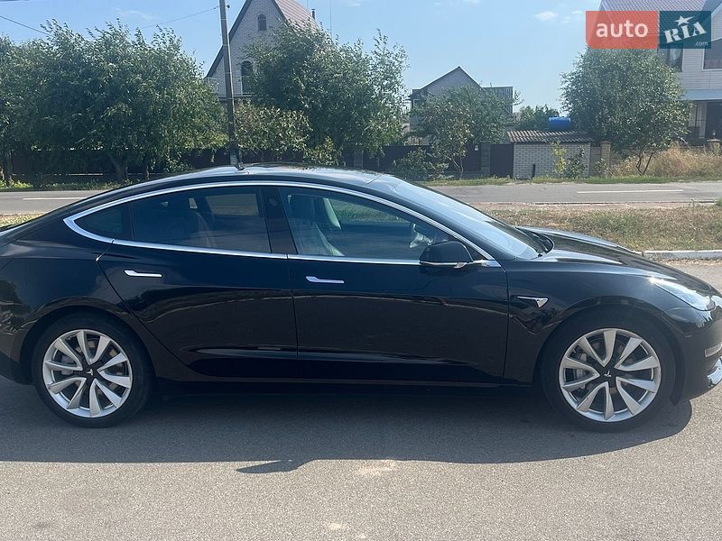 Седан Tesla Model 3 2018 в Барышевке