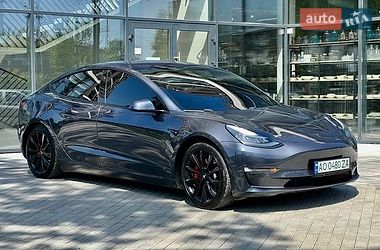 Седан Tesla Model 3 2018 в Києві
