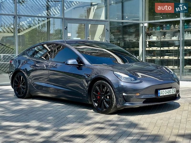 Седан Tesla Model 3 2018 в Києві